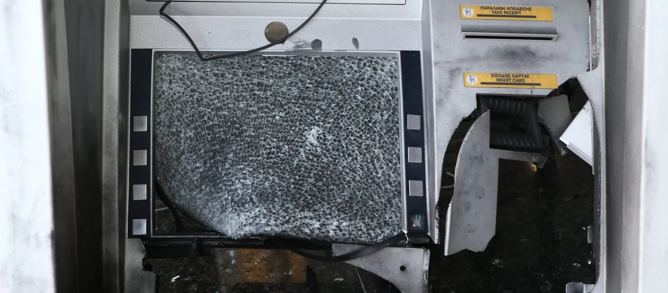 Θεσσαλονίκη: Ανατίναξαν δύο ΑΤΜ σε μεγάλο σούπερ μάρκετ (βίντεο)